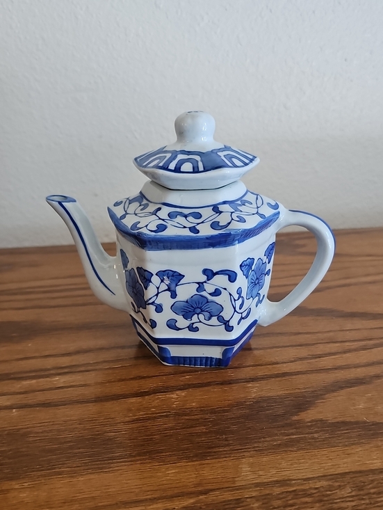 Made In China Other - Made In China Blue and White Floral Porcelain Teapot - Tote 9